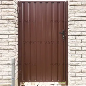 Коричневая калитка из профнастила